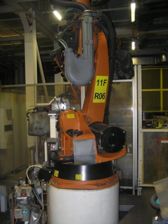 KUKA 8x Industrieroboter (AB1 3830)